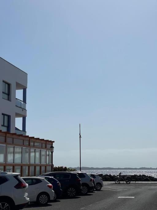 Oceano Azul Luminoso 50 Metros Del Mar En Centro Apartment คอร์ราเลโฮ ภายนอก รูปภาพ