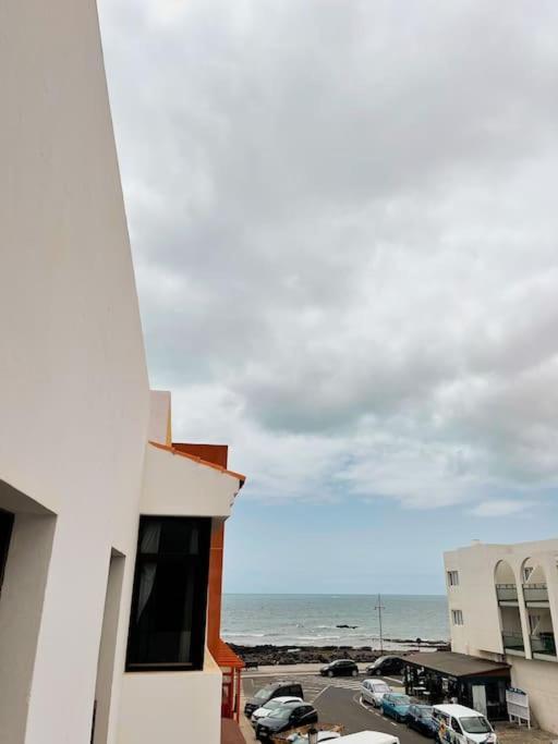 Oceano Azul Luminoso 50 Metros Del Mar En Centro Apartment คอร์ราเลโฮ ภายนอก รูปภาพ