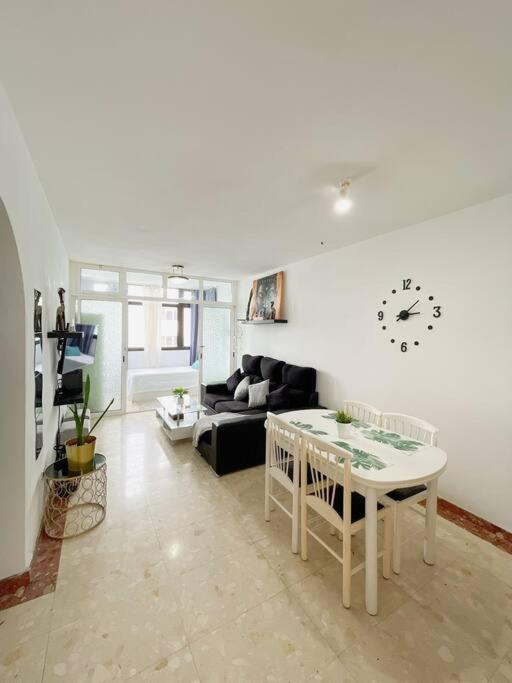 Oceano Azul Luminoso 50 Metros Del Mar En Centro Apartment คอร์ราเลโฮ ภายนอก รูปภาพ